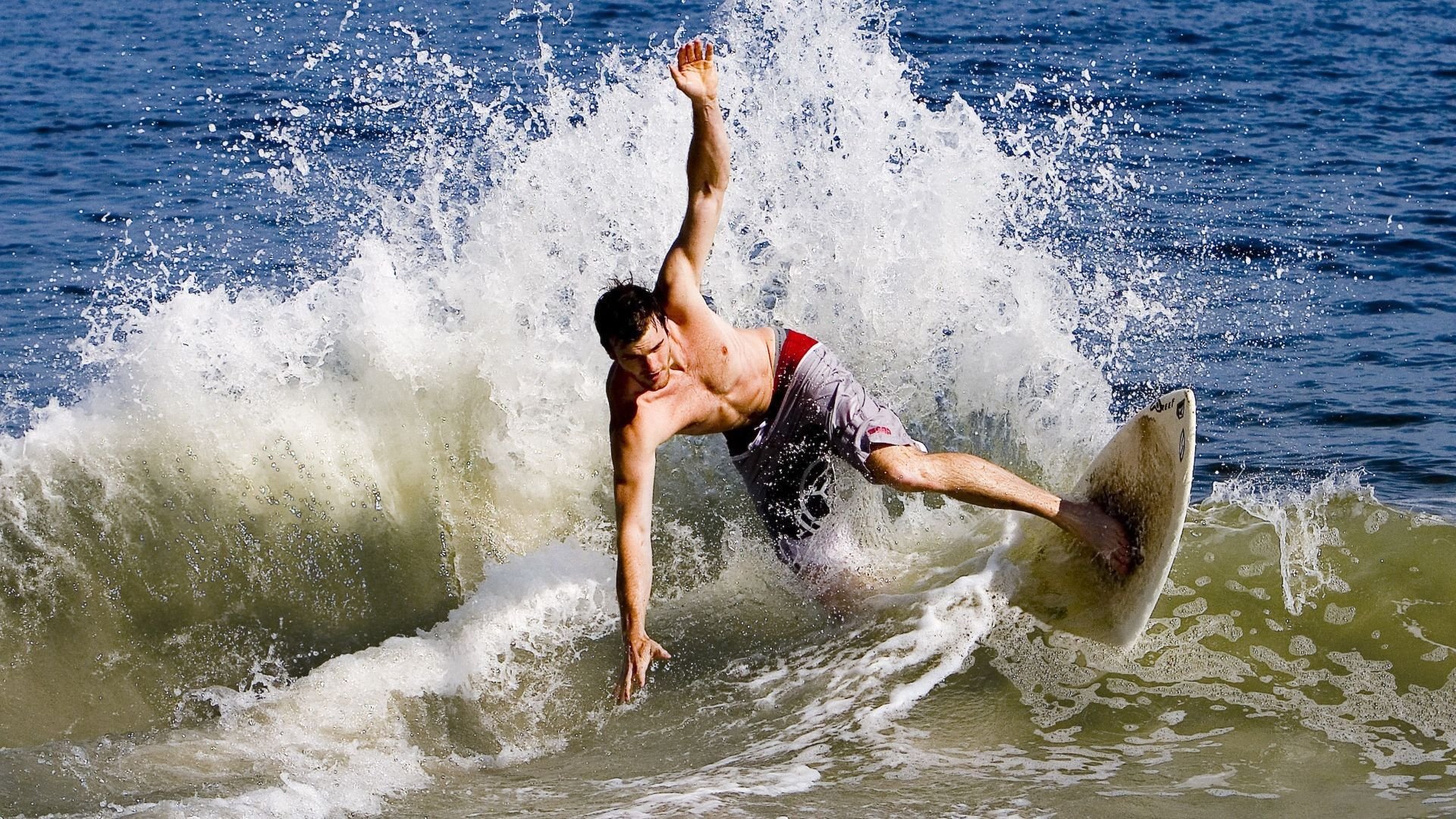 传奇车手迈克尔的巅峰记忆，迈克尔传奇英文